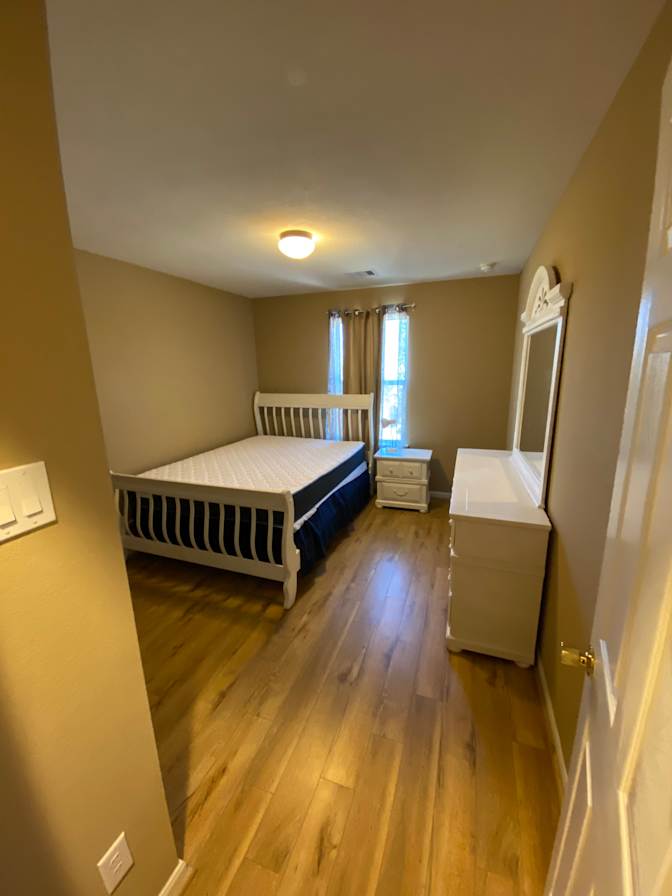 Tom's room