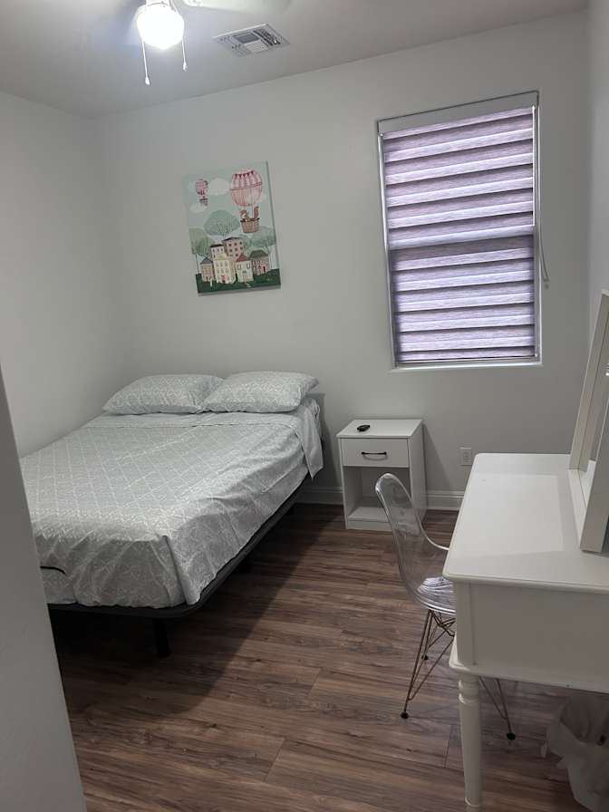 anita elias's room