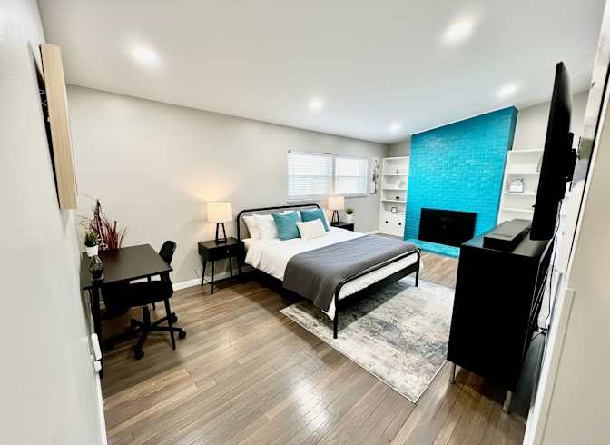 Cincy Furnished Stays's room