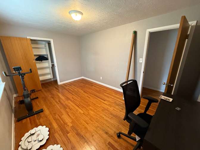 bill's room