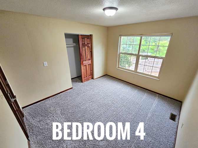 HomeCrew's room