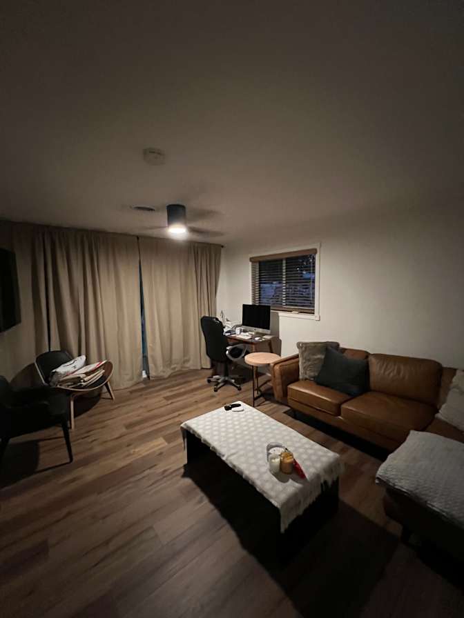 Carlos's room