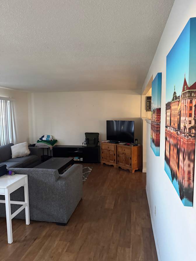 Thomas's room