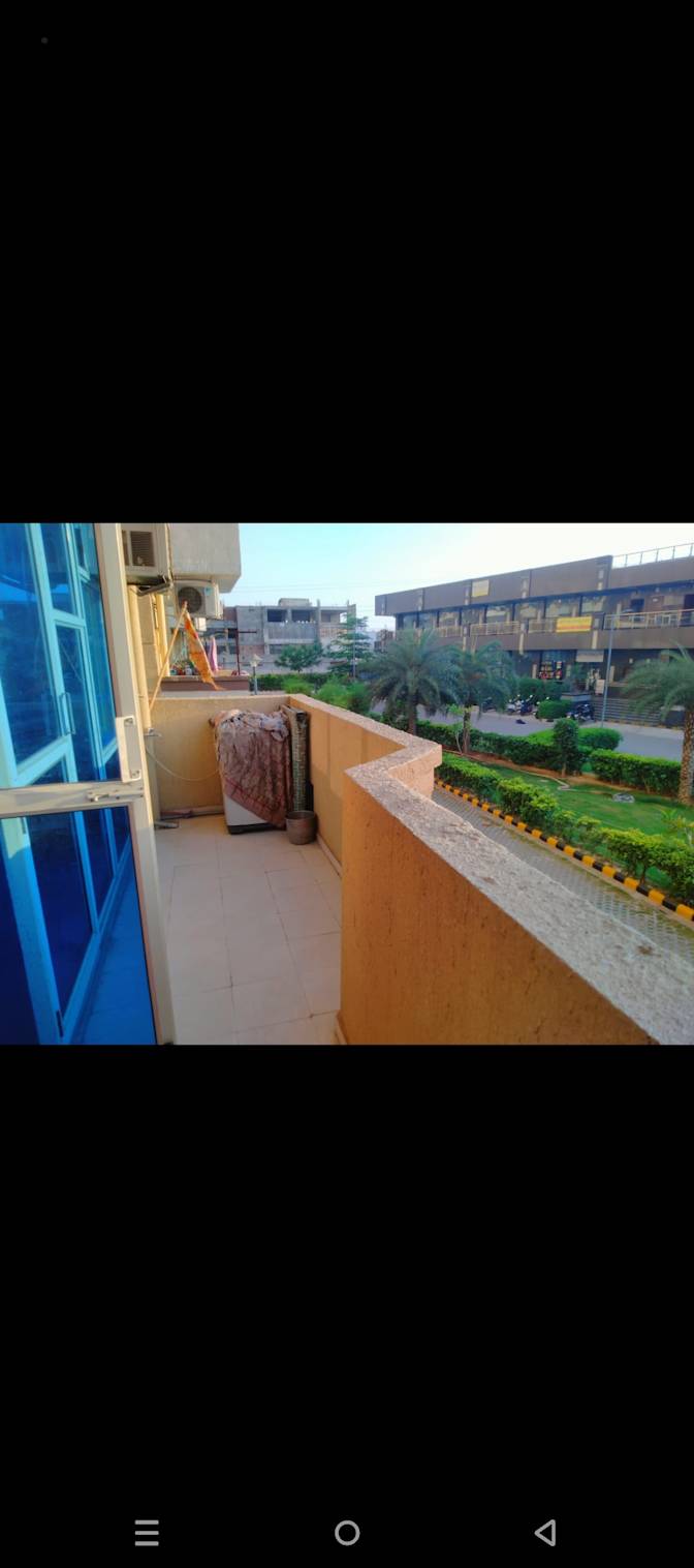 Dr Chandrajeet Sharma's room