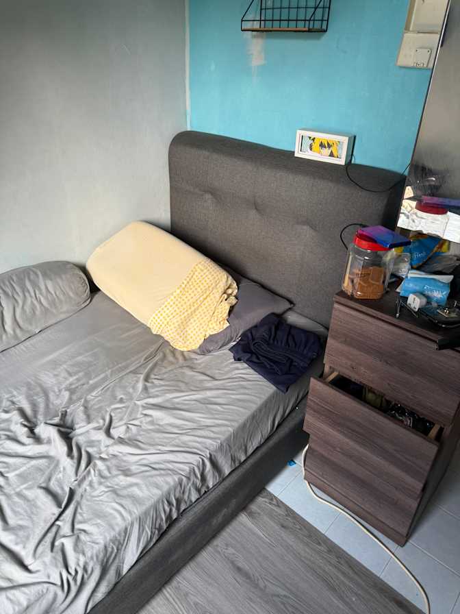 Yong Shen's room
