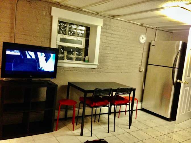 Roommate need's room