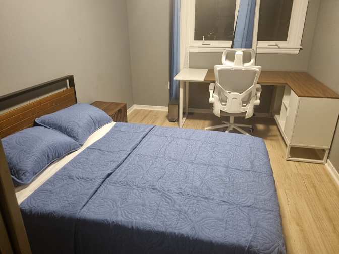 Santos's room