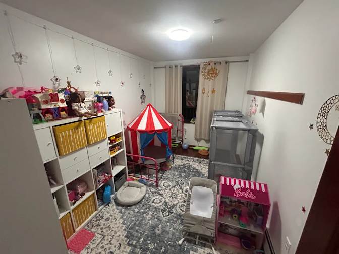 Spacious Private room and student's friendly's room