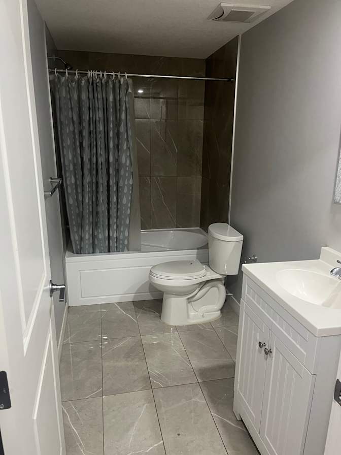 Jasmeen Bajwa's room