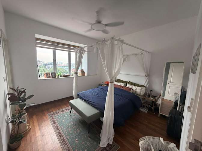 Zahra's room
