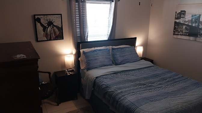 Luis's room