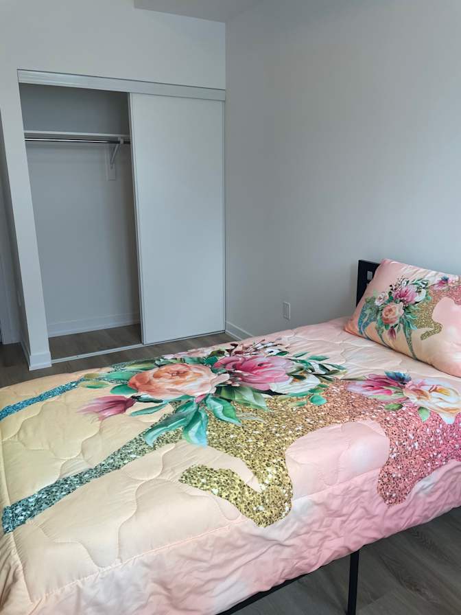 Mona's room