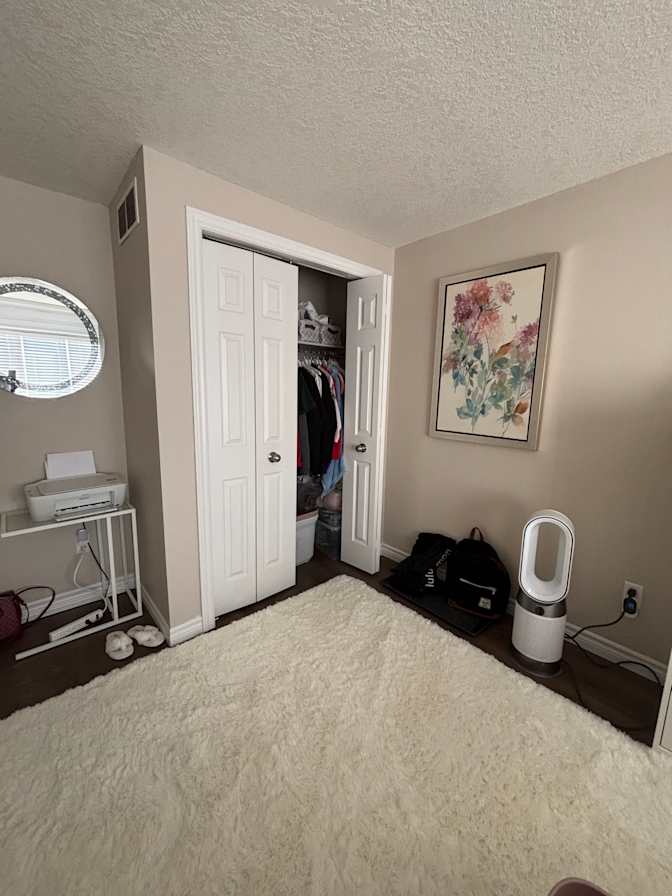 Anna F.'s room