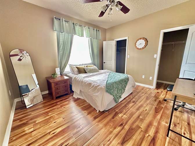 Linh's room