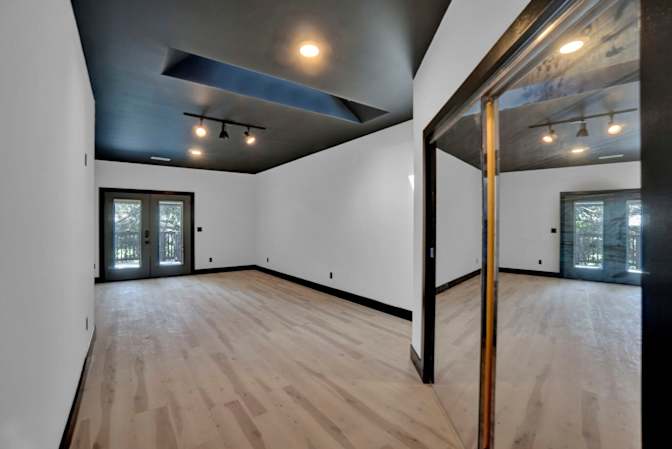 Alcove Rooms's room