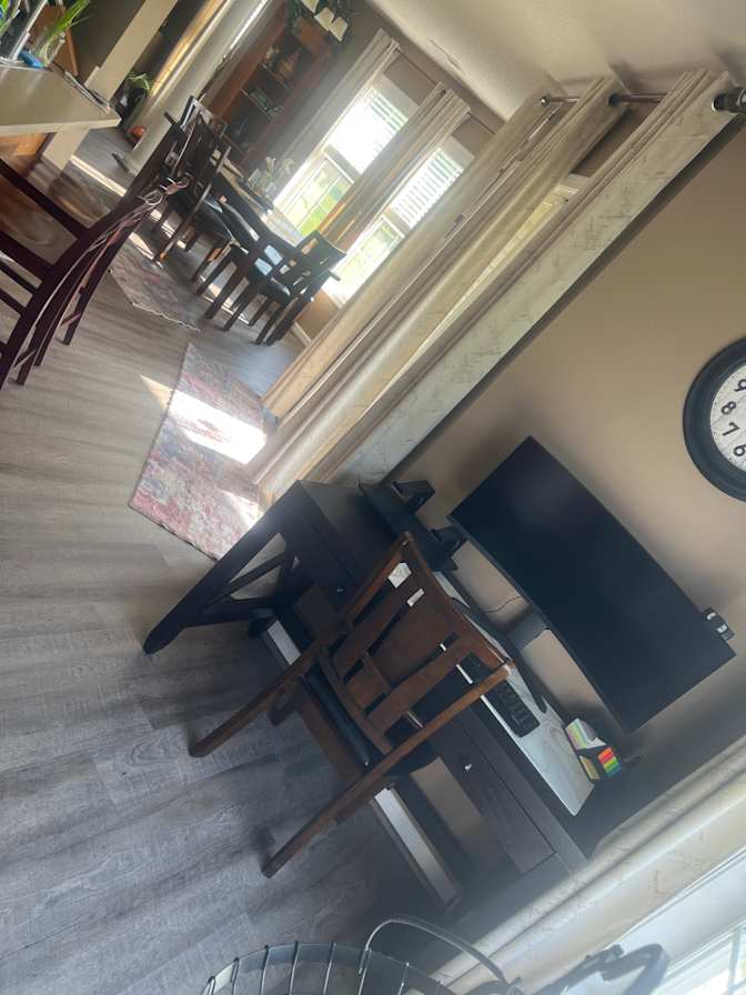 Tinesia's room