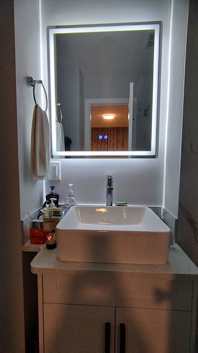 Meng Qiong Huang's room