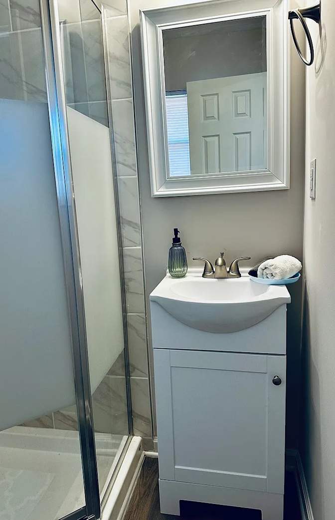 Alcove Rooms's room