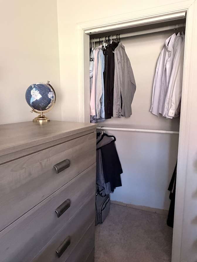 Andres's room