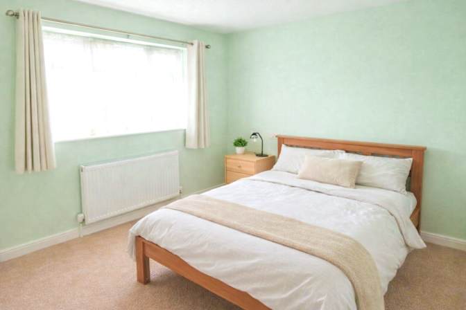 F's room
