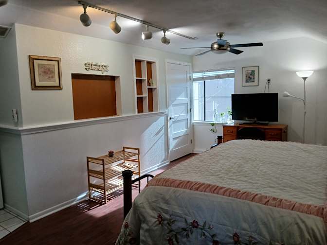 Darlene Davis's room