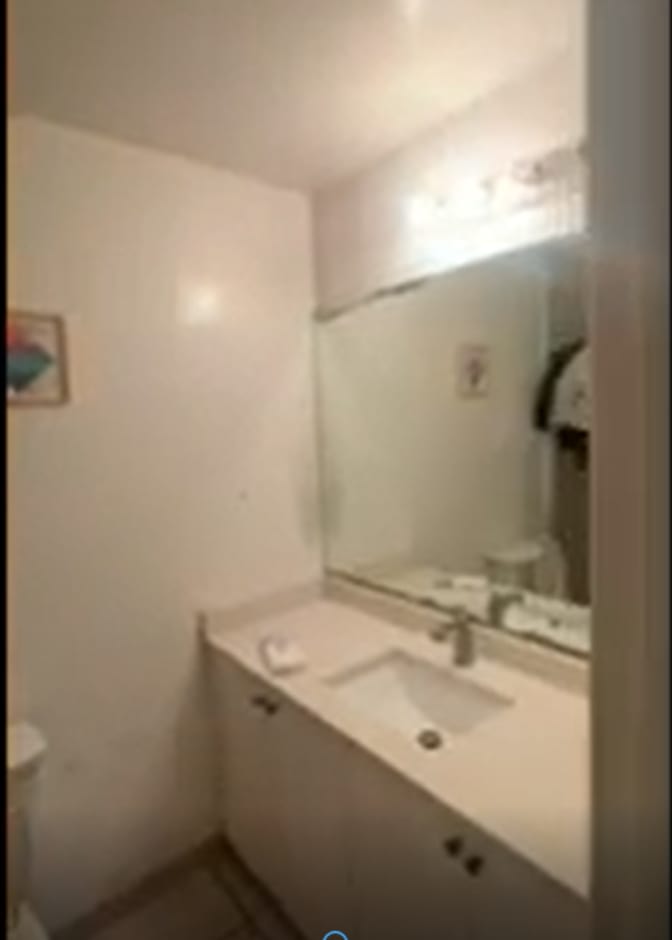 Rose M Perez's room