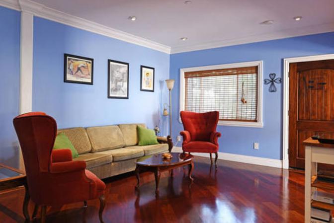 Edgar A. Macías's room