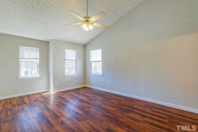 Alcove Rooms's room