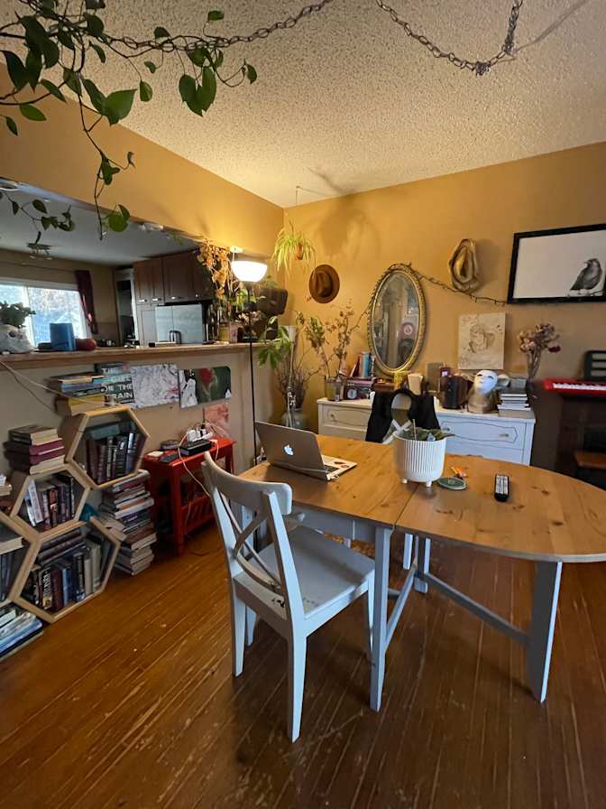 J Francisco Rivera's room