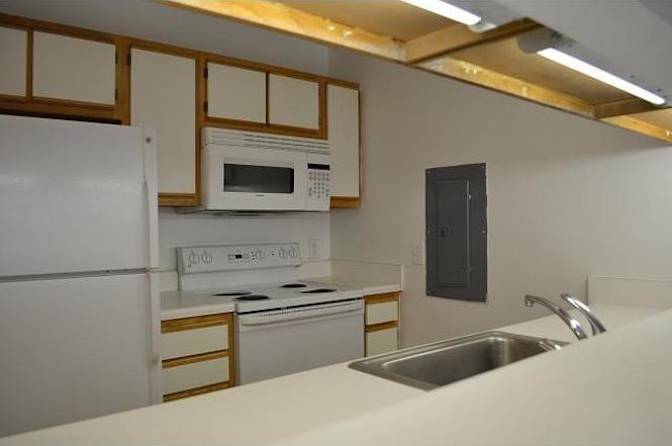 Alcove Rooms's room