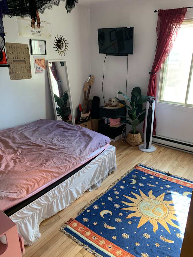 Taylor Smith's room