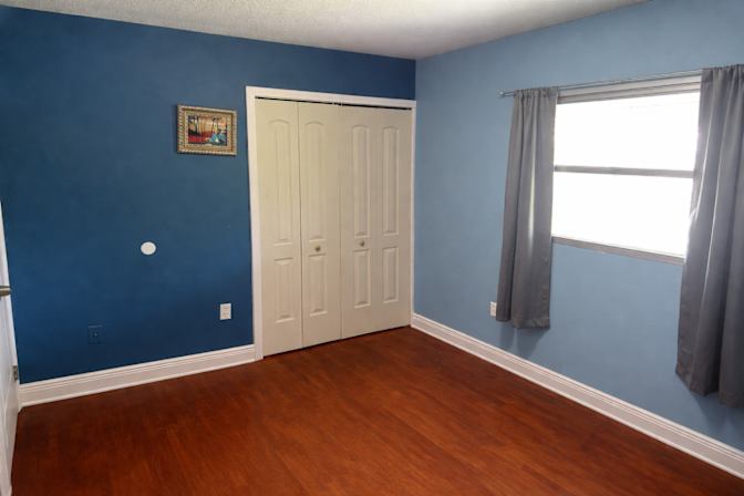 Enrique's room