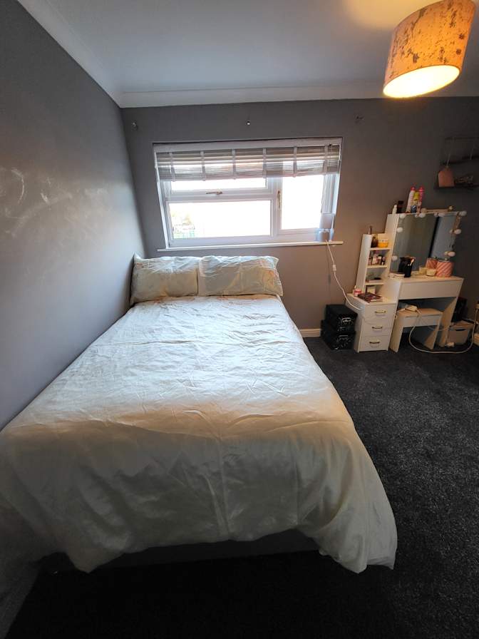 Carmen's room