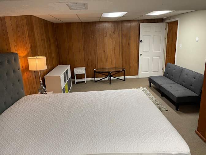 Jun's room
