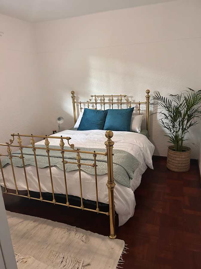 Vernon's room