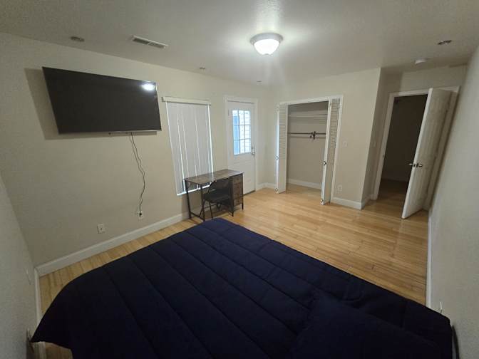 Luis's room