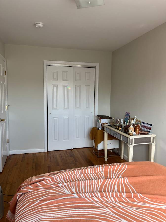 Ariana Cuevas's room