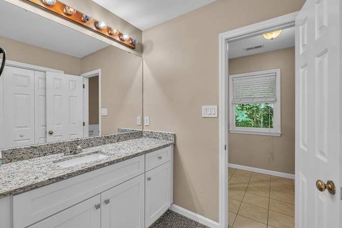 lifedoorrentals's room