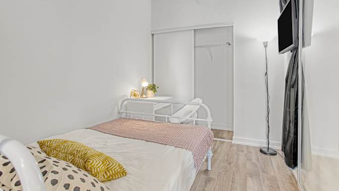 Deniz's room