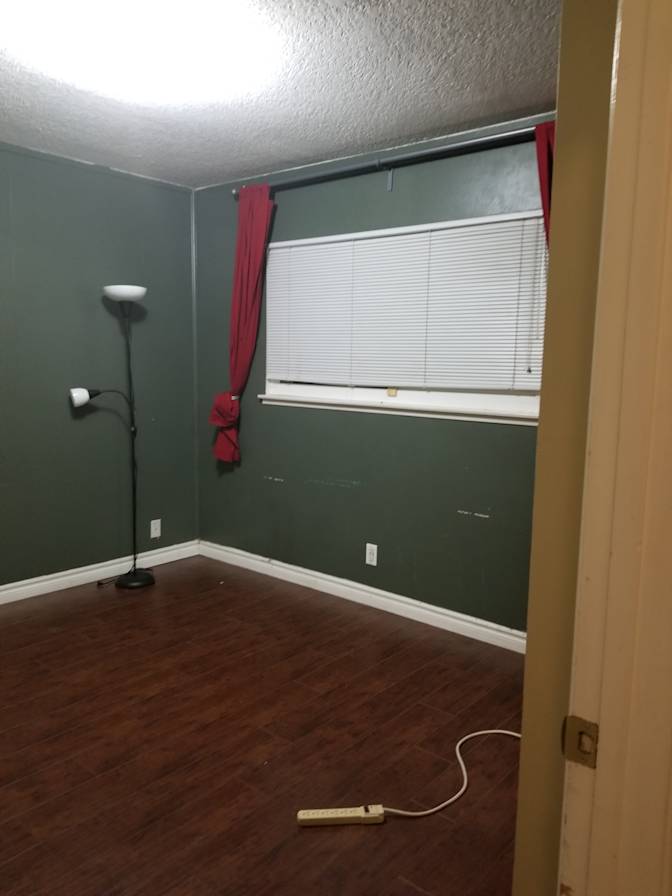 Jes's room