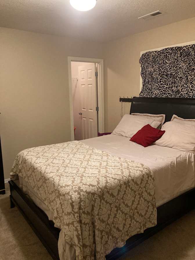 Tida's room