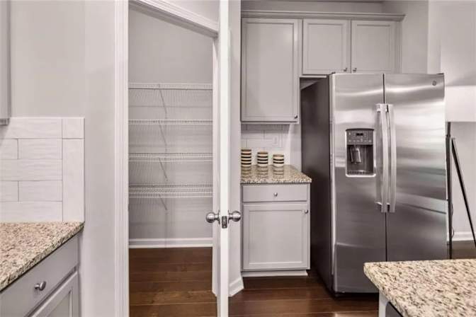 Alcove Rooms's room
