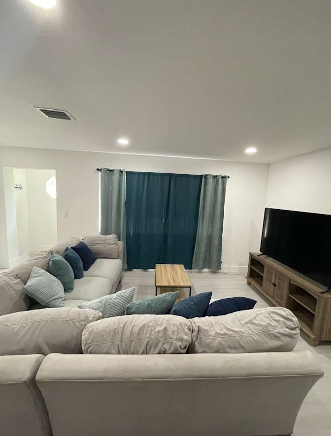 Juleidys's room