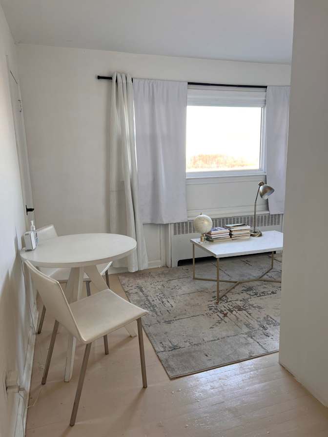 Luis's room