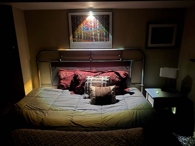 Jeffery Lampas's room