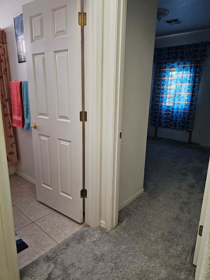 Jenni          Jeff's room