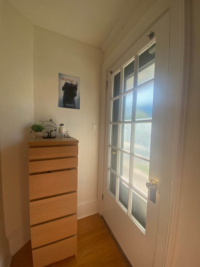 Olivia Hall's room