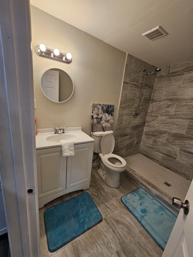 CL&C Property Management and Consulting's room