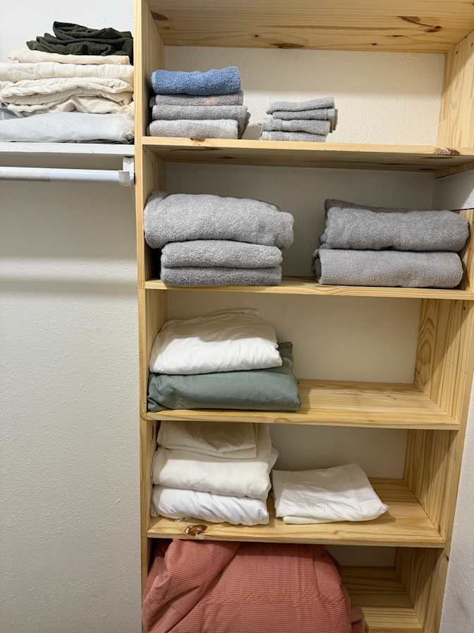 Alcove Rooms's room