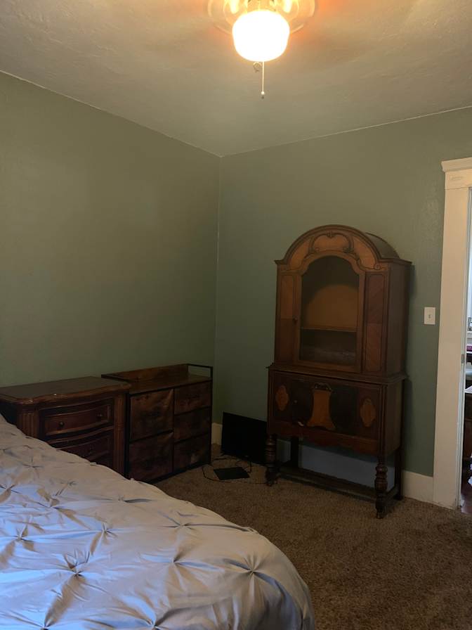 Patricia Room For Rent's room